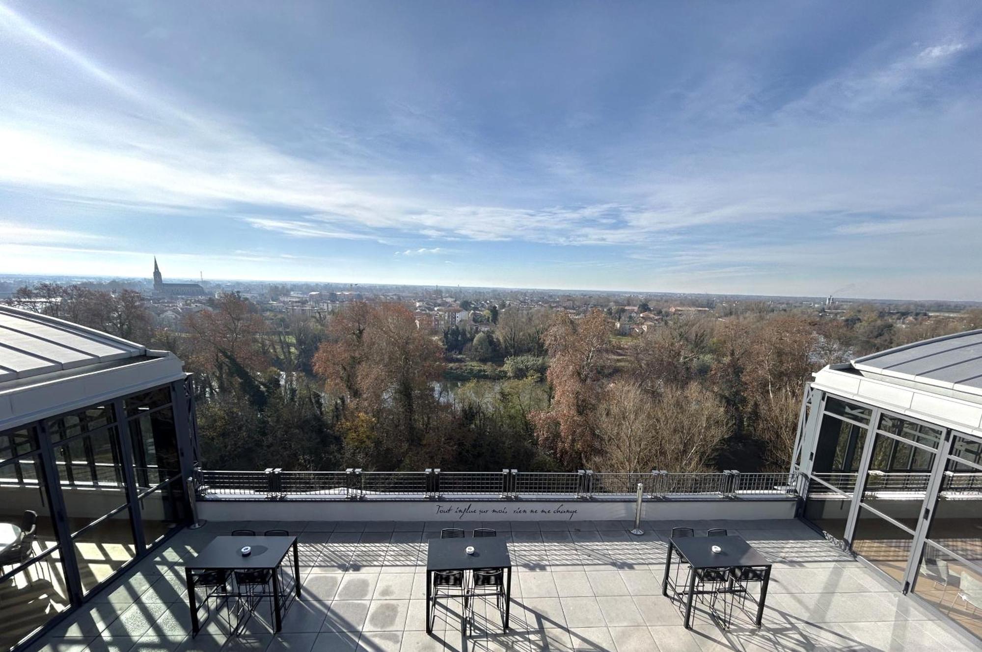 Dali Hotel Монтобан Экстерьер фото