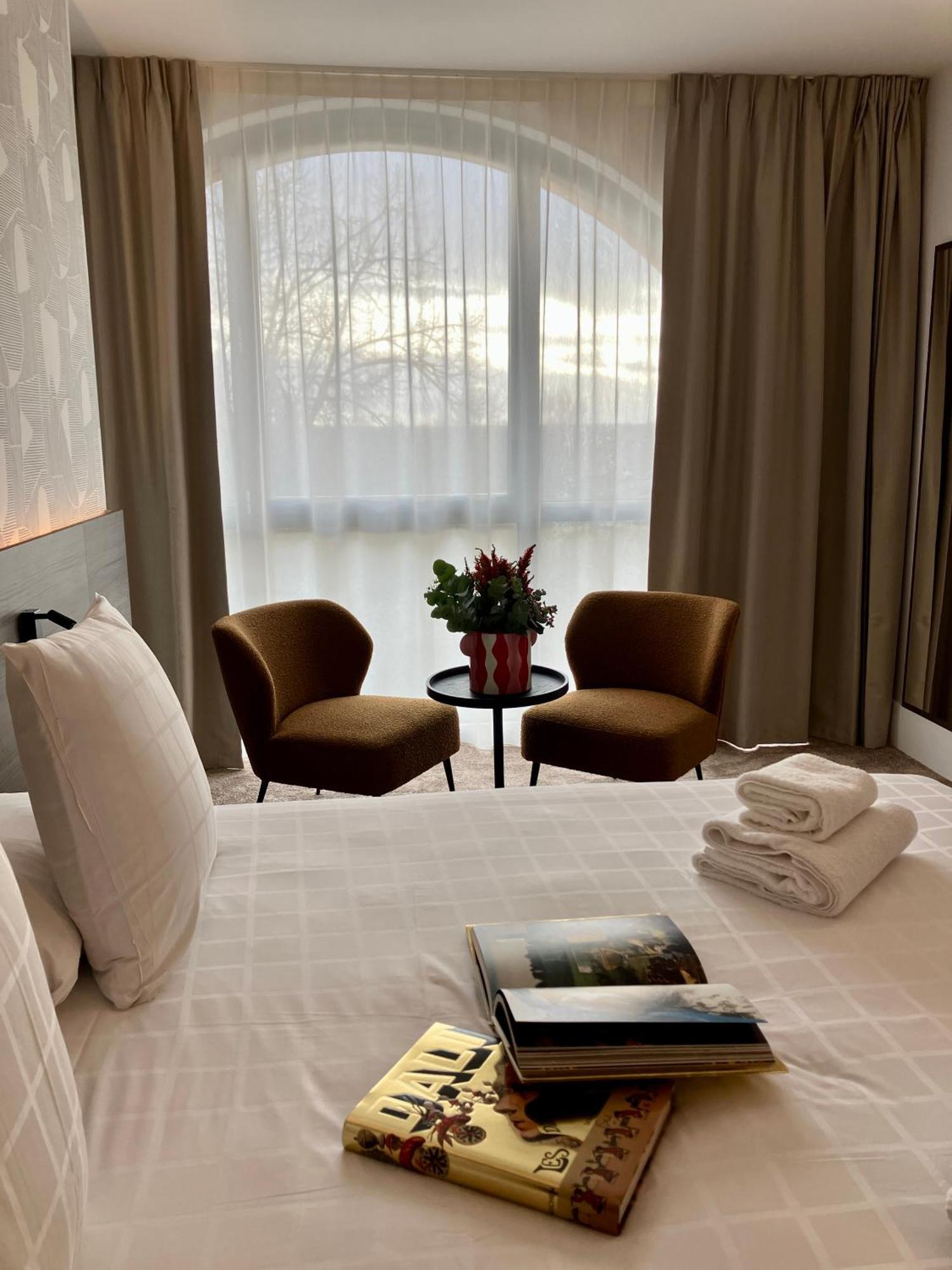 Dali Hotel Монтобан Экстерьер фото