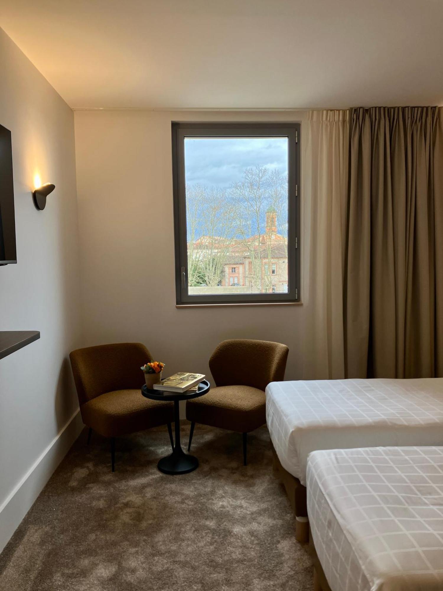 Dali Hotel Монтобан Экстерьер фото