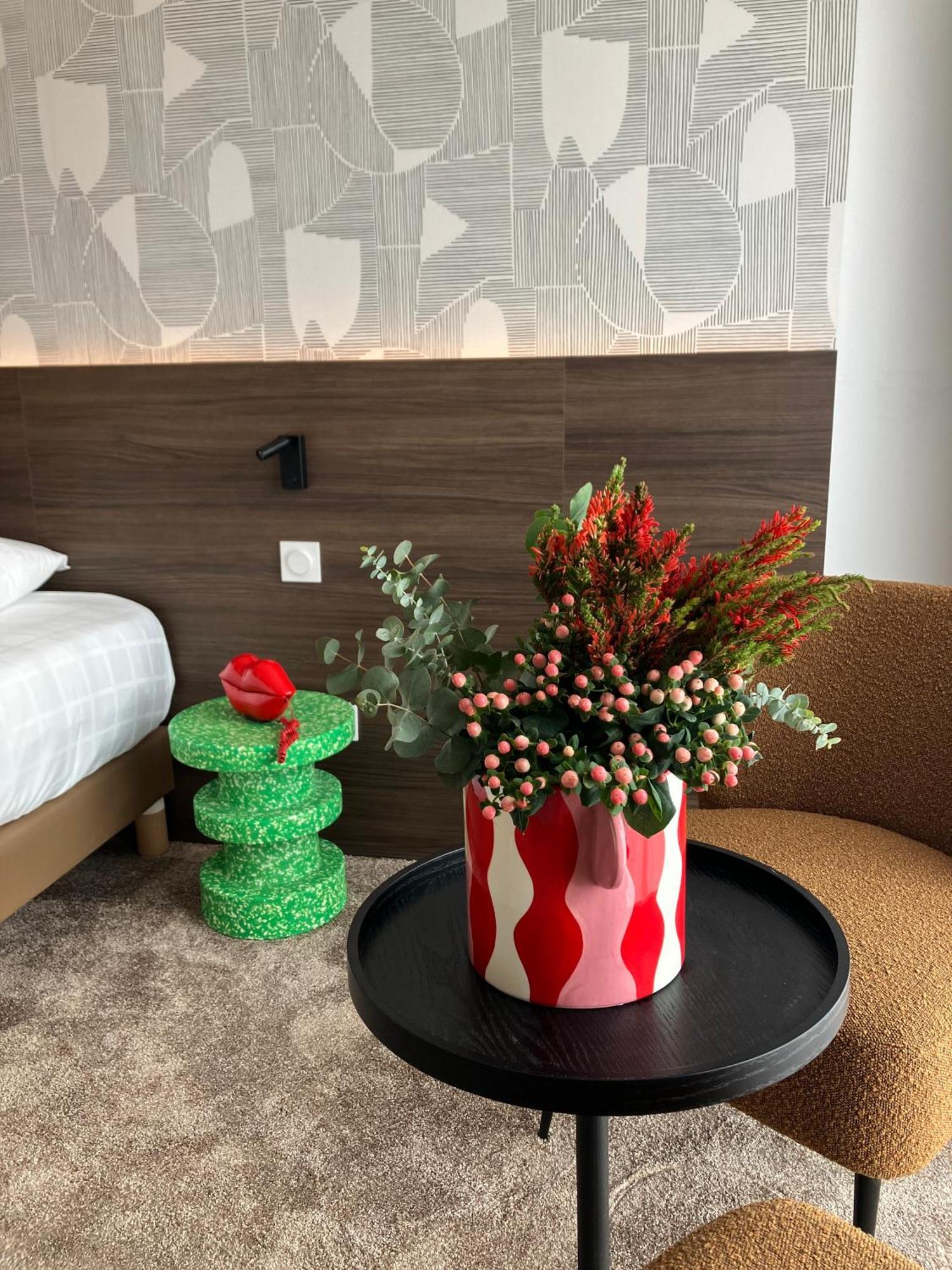 Dali Hotel Монтобан Экстерьер фото